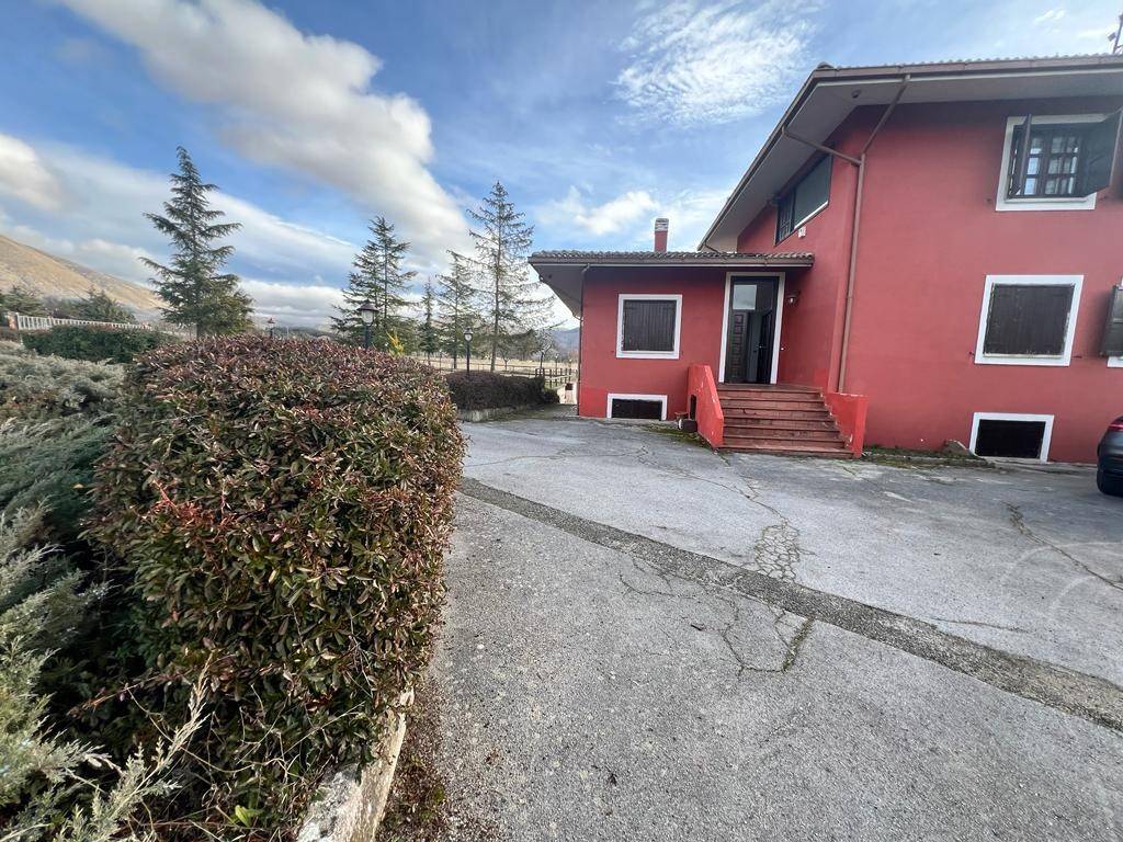 Villa a Avezzano in Via Massa D'Albe - Foto 4