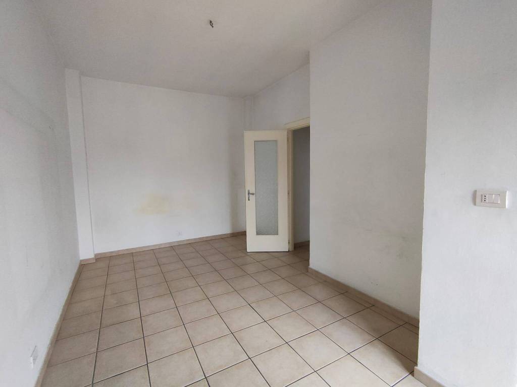 Appartamento a Asti in Via Edmondo De Amicis, 9 - Foto 2
