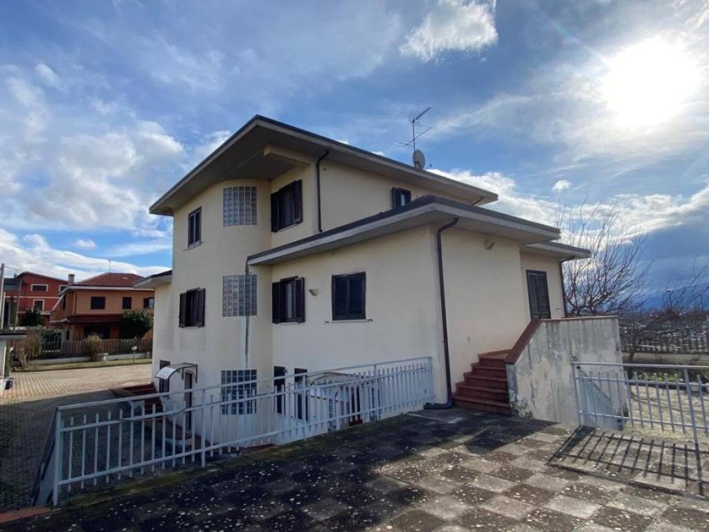 Villa a Avezzano in Via B. Ranieri - Foto 4