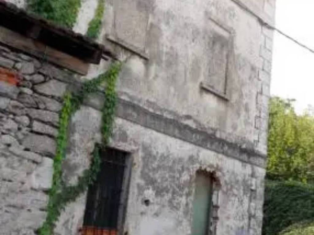 Appartamento a Castelletto sopra ticino in Via Glisente - Foto 2