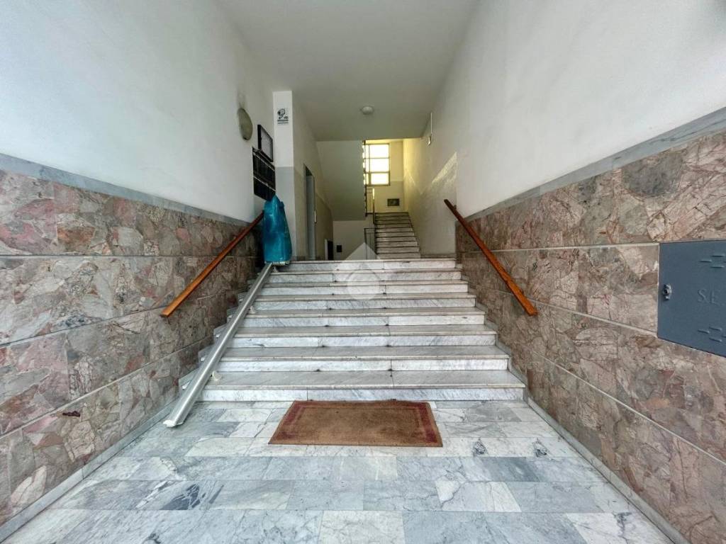 Appartamento a Cosenza in Viale Delle Medaglie DꞌOro, 142 - Foto 3