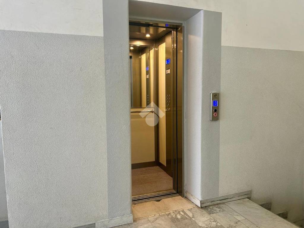 Appartamento a Cosenza in Viale Delle Medaglie DꞌOro, 142 - Foto 4