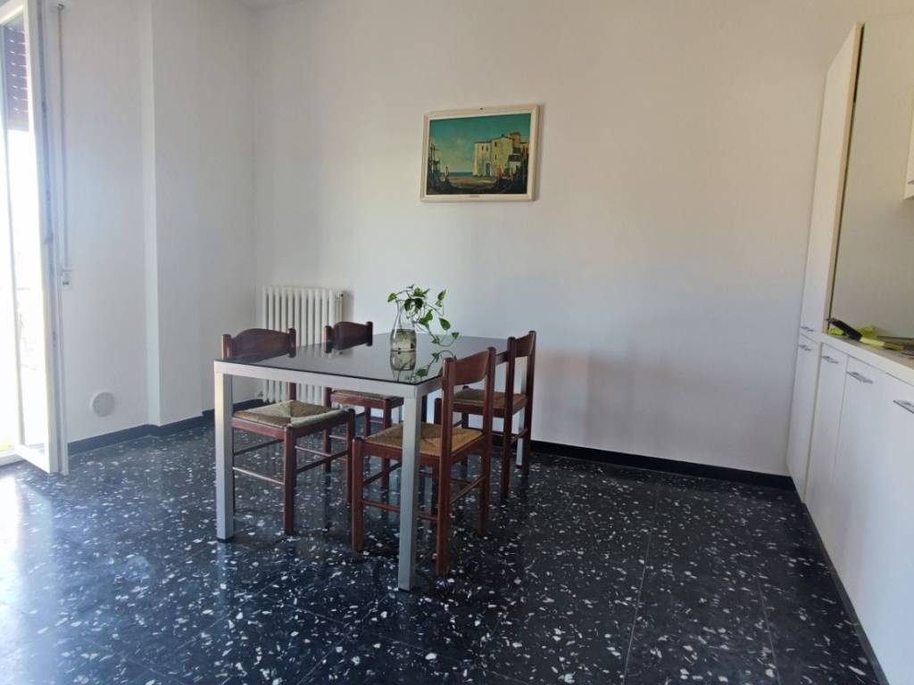 Appartamento a Albenga in Via Vittorio Veneto, 28 - Foto 3
