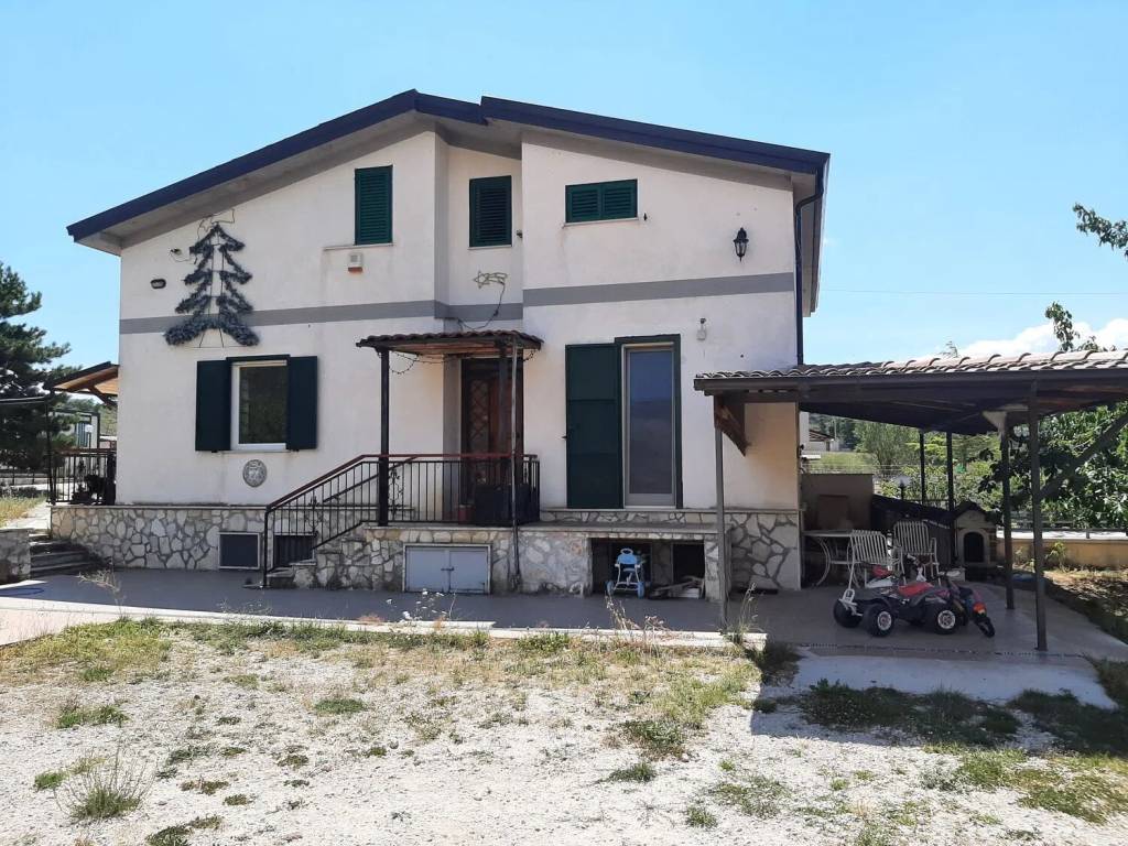 Villa a Massa d'albe in Via Della Vara S.N.C. - Foto 2