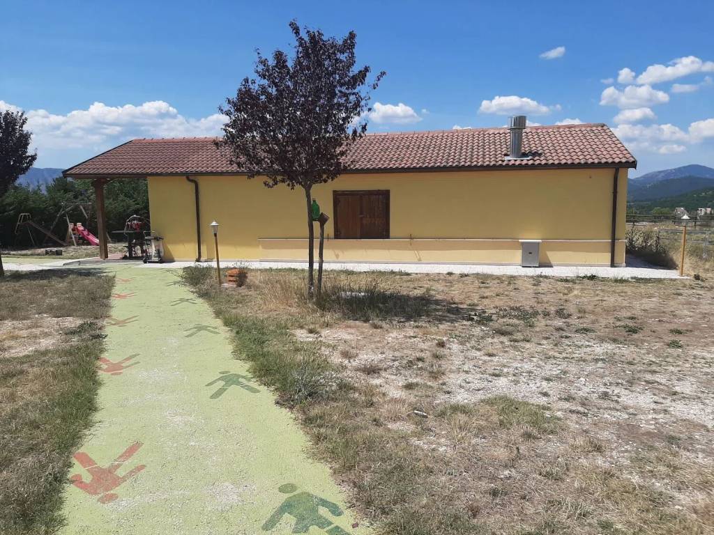 Villa a Massa d'albe in Via Della Vara S.N.C. - Foto 3