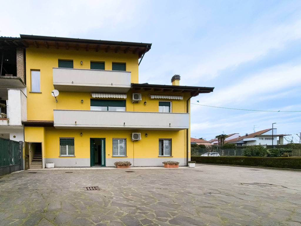 Appartamento a Calvenzano in Via Arzago, 5 - Foto 3