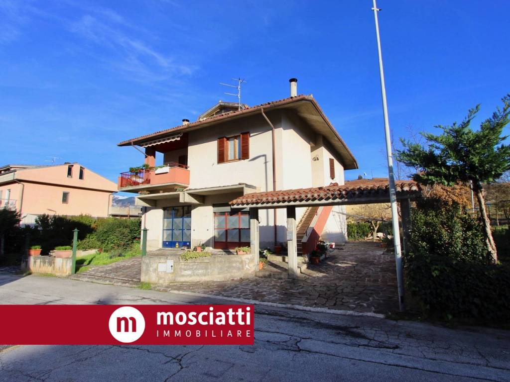 Villa a Matelica in Via San Rocco - Foto 2