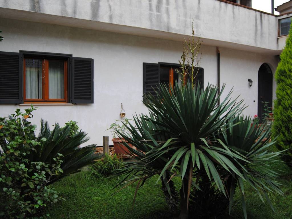 Villa a Caserta in Via Aldo Capitini - Foto 4