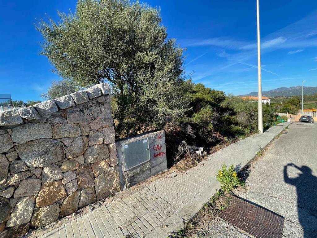 Terreno a Loiri porto san paolo in CUGNANA FIORI LOIRI - Foto 2