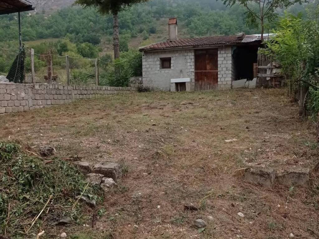 Villa a Gioia dei marsi in Via Gualtrone S.N.C. - Foto 5