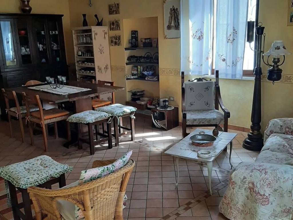 Villa a Avezzano in Via Da Monte S.N.C. - Foto 2