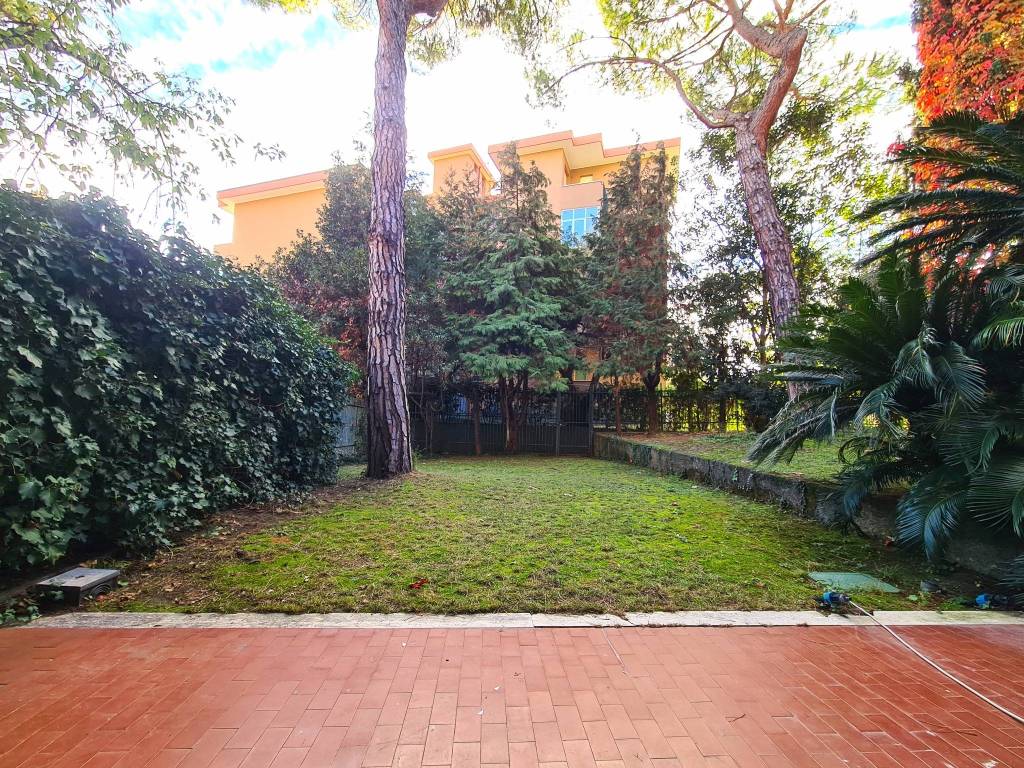 Appartamento a Varazze in Via Michelangelo Corosu, 47 - Foto 3