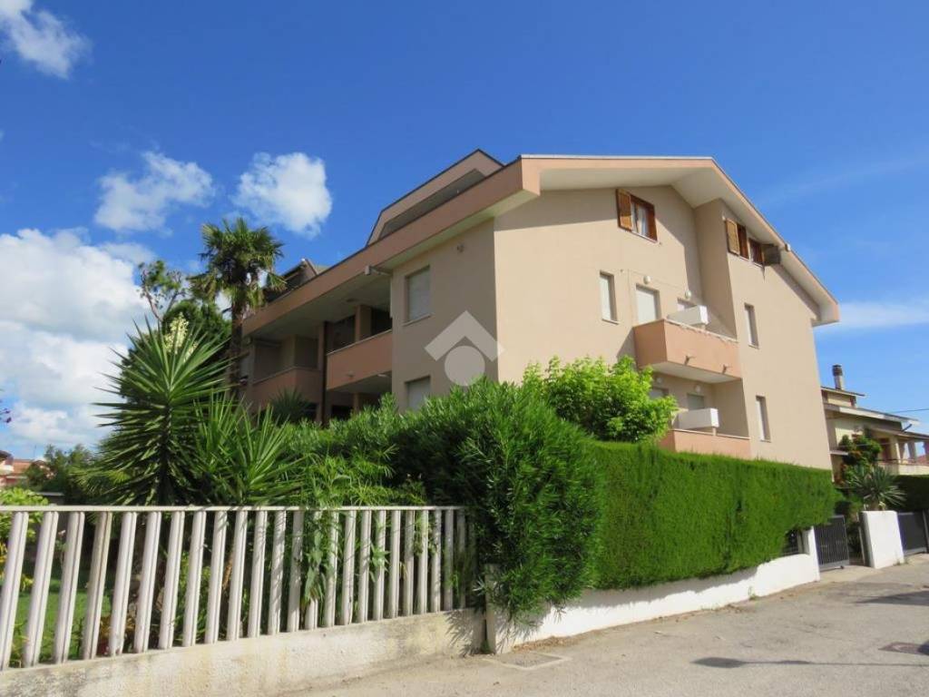 Appartamento a Pineto in Via Vomano Vecchio, 47 - Foto 3