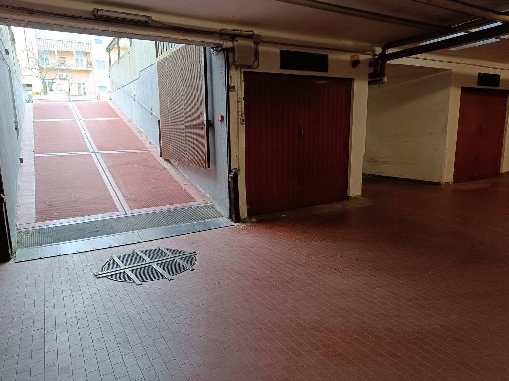 Box / garage a Alba in Piazza Cristo Re - Foto 4