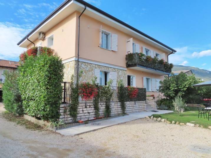 Villa a Caprino veronese in Via Ingegnere Beccherle, 618 - Foto 2