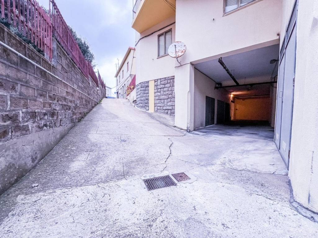 Box / garage a Tempio pausania in Via Settembrini - Foto 5