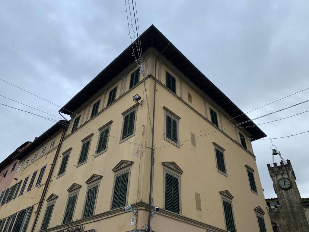 Palazzo / stabile a Buggiano in Piazza Coluccio Salutati - Foto 2