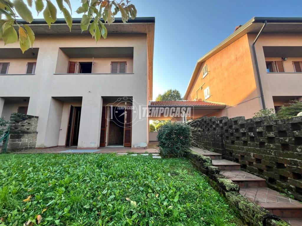 Villa a Casatenovo in Via Don Lorenzo Milani 18 - Foto 2