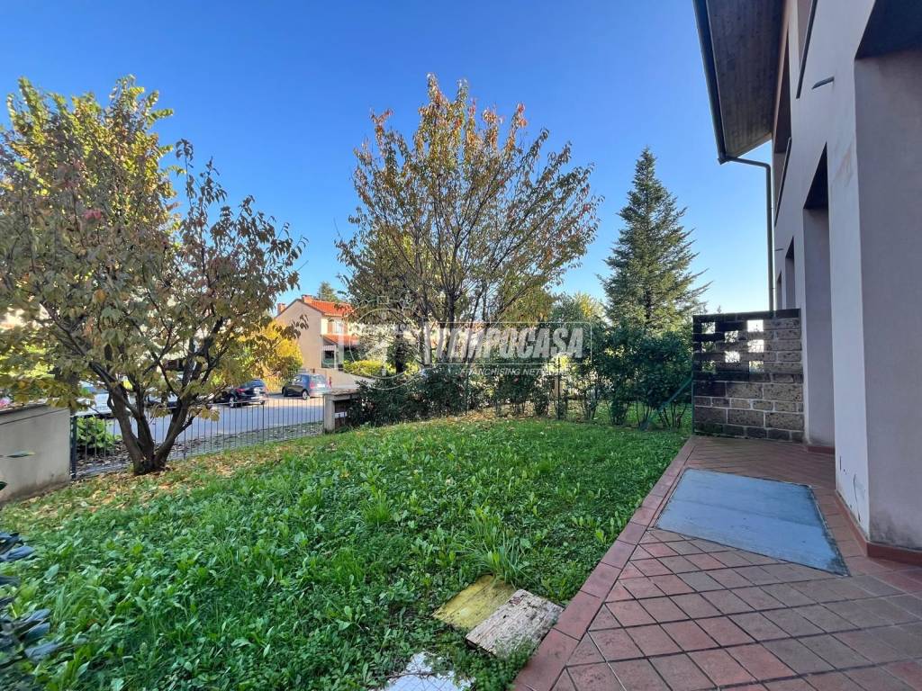 Villa a Casatenovo in Via Don Lorenzo Milani 18 - Foto 3