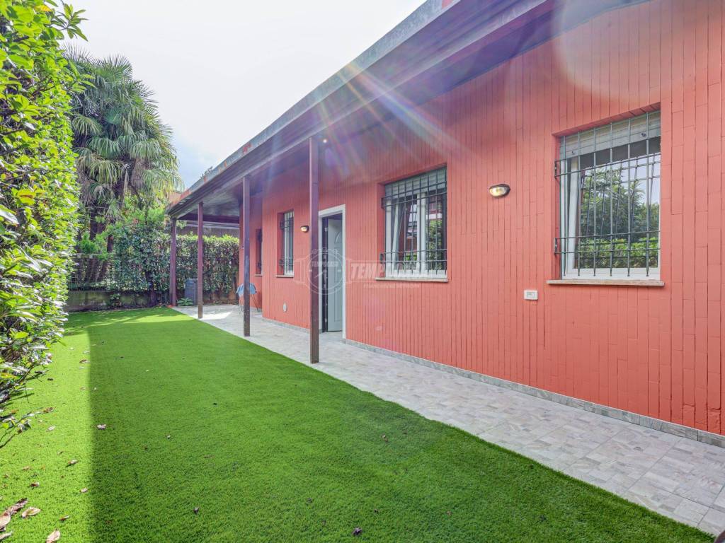 Villa a Castelletto sopra ticino in Via Lago Maggiore - Foto 2