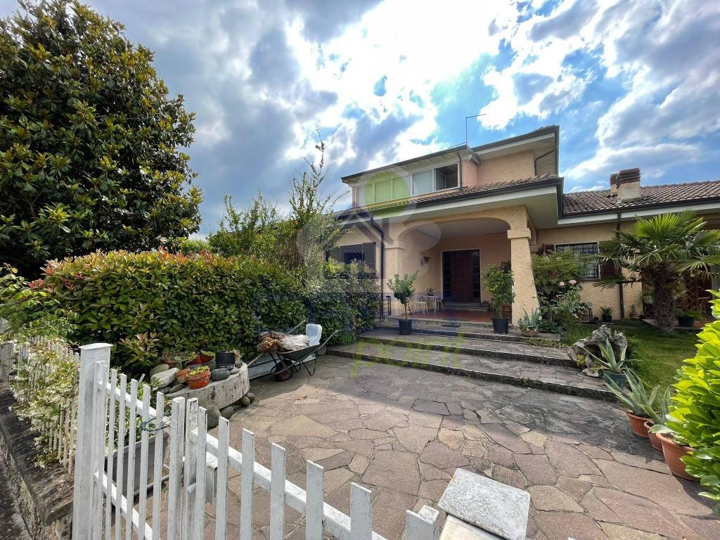 Villa a Castel san giovanni in silvio pellico - Foto 2