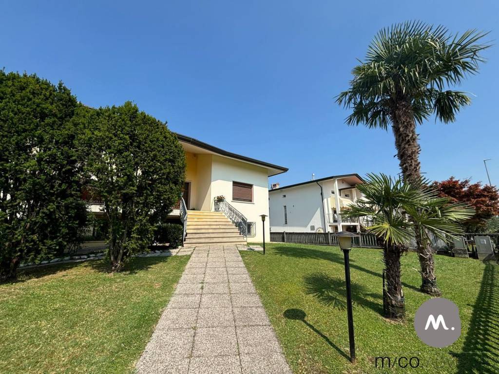 Villa a Azzano decimo in Via Alessandro Manzoni, 17 - Foto 2