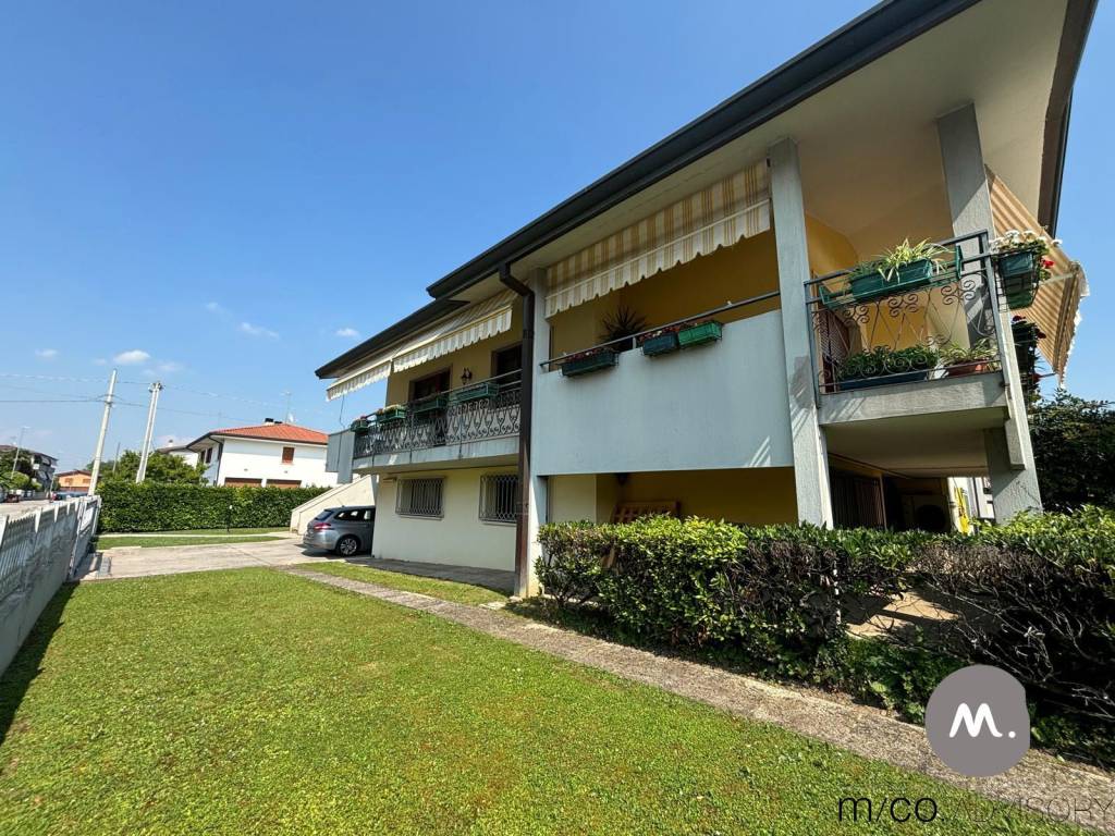 Villa a Azzano decimo in Via Alessandro Manzoni, 17 - Foto 3