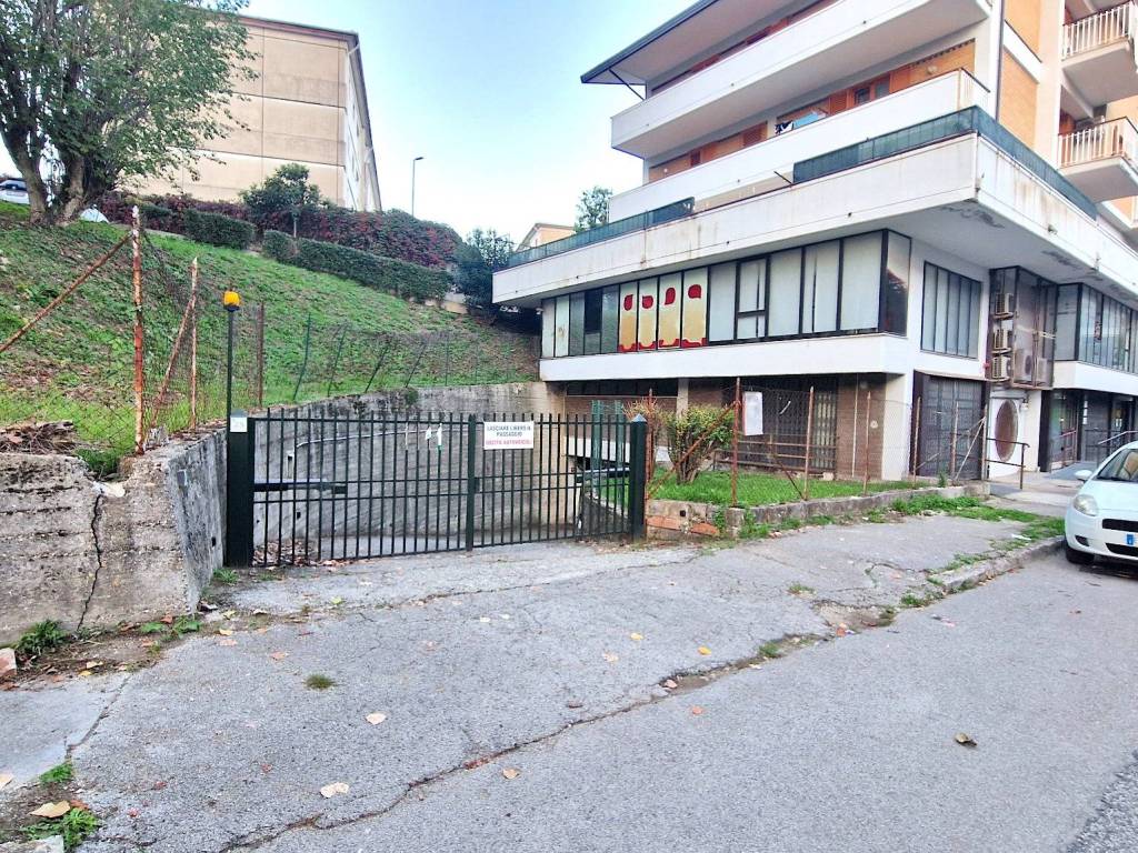 Box / garage a Avellino in Via Aurelio Nicolodi, 25 - Foto 2