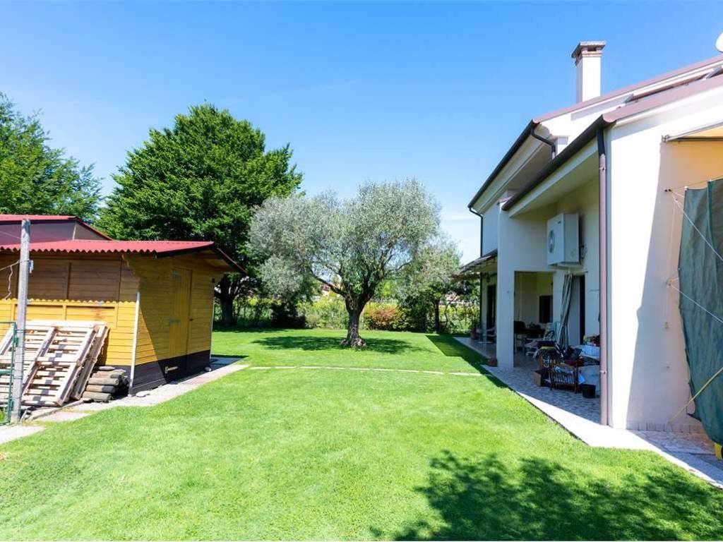 Villa a Vazzola in Via XXV Luglio, 999 - Foto 4