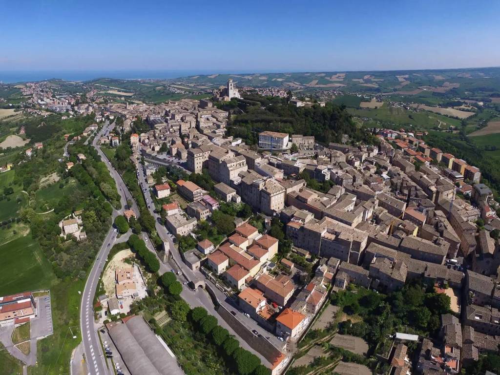 Appartamento a Fermo in Viale Indipendenza - Foto 2