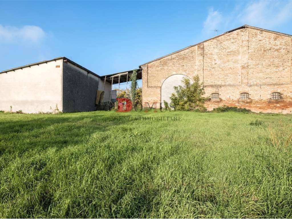 Rustico / casale a Quistello in Via Semeghini, 50 - Foto 3