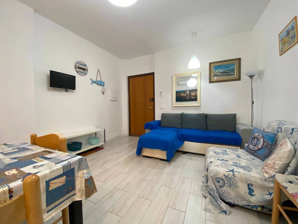 Appartamento a Follonica in Via dei Pini, 7 - Foto 2