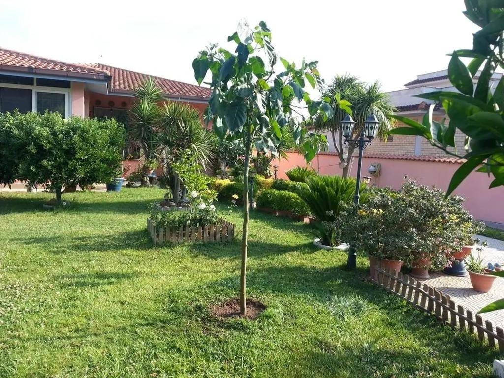 Villa a Aprilia in Via Neto, 8 - Foto 2