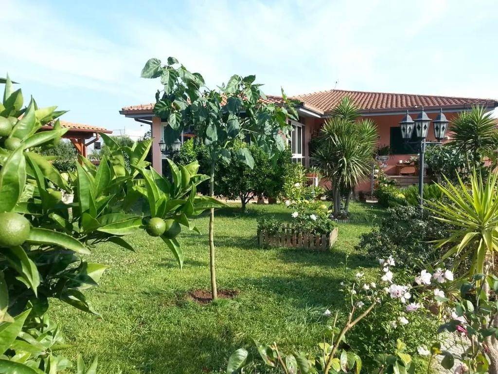 Villa a Aprilia in Via Neto, 8 - Foto 4