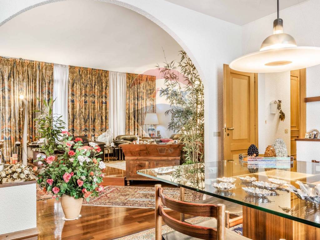 Villa a Casorate sempione in VIA BARACCA, 6 - Foto 4