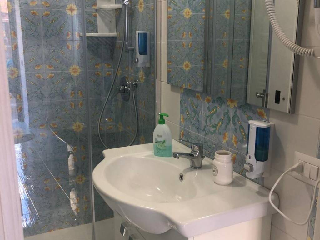 Appartamento a Crotone in Piazza Bartolo Villaroja - Foto 5