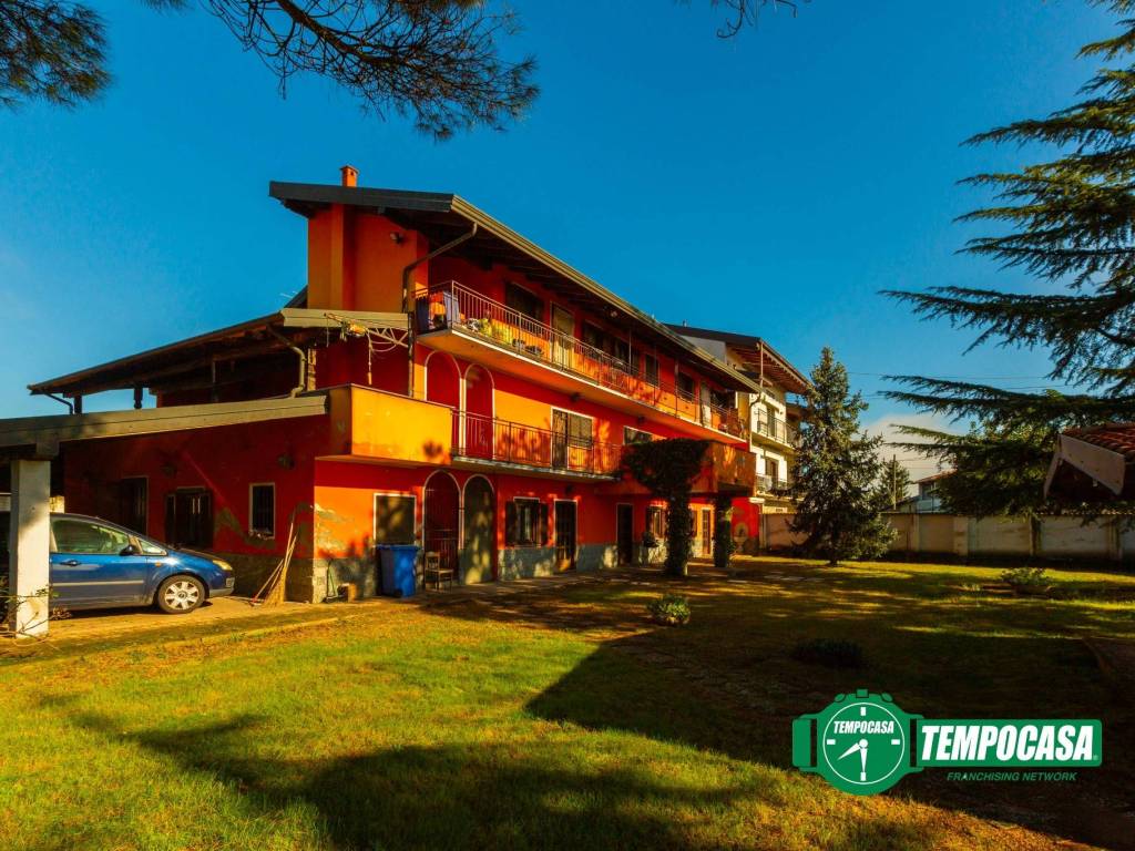 Villa a Oleggio in Via Canapi, 15 - Foto 3