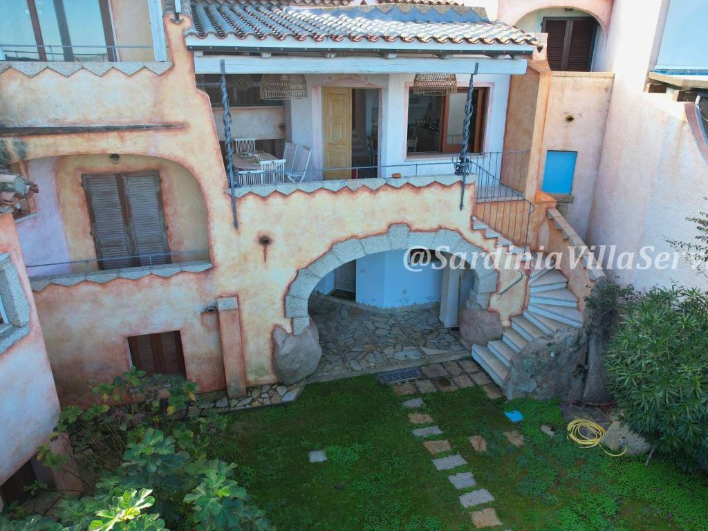 Villetta a schiera a Arzachena in Via Lampara - Foto 2