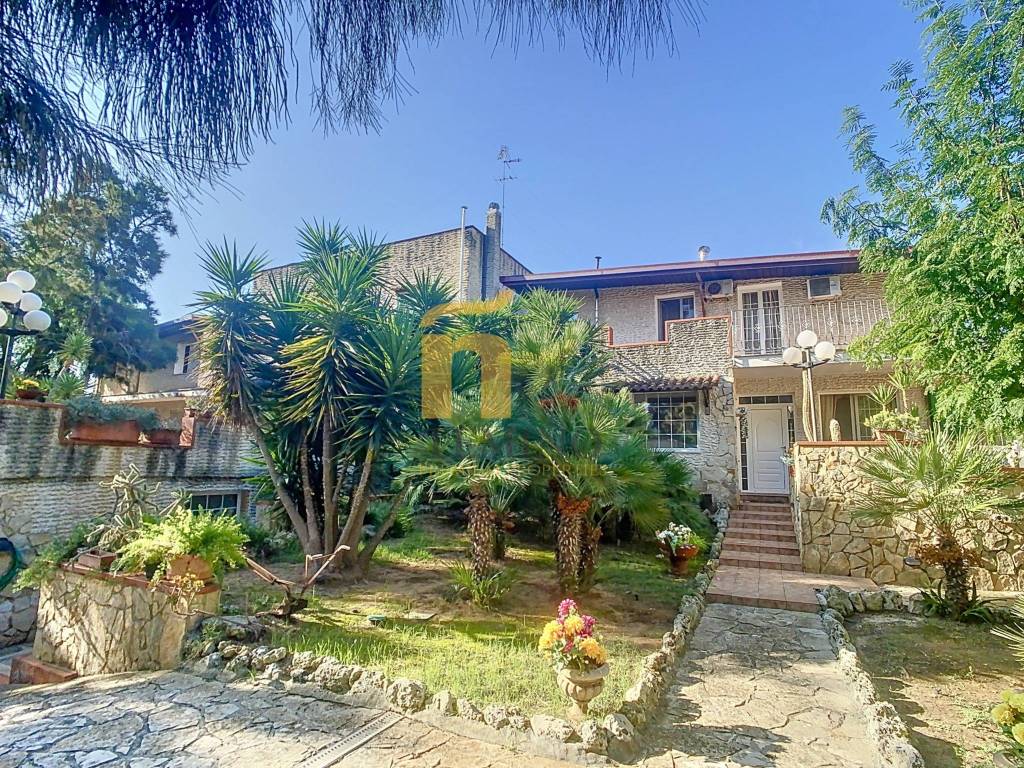 Villa a Lecce in Via Aldo Piccinno - Foto 2