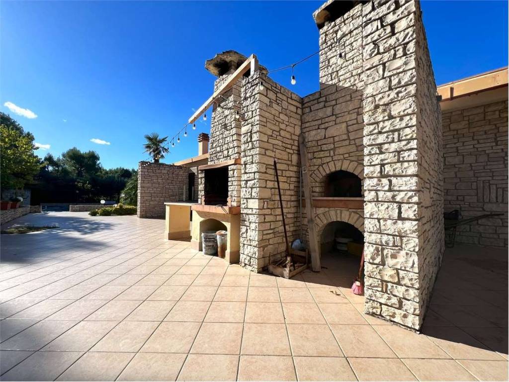 Villa a Andria in Viale delle Pinete - Foto 3