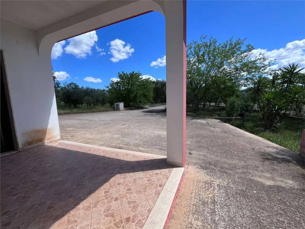 Villa a Francavilla fontana in Contrada Regina S.N.C. - Foto 3