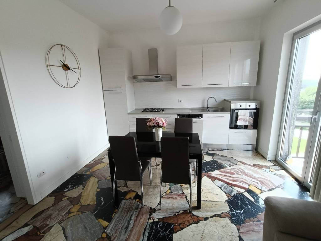 Appartamento a Borgomanero in Via Gozzano, 86 - Foto 2