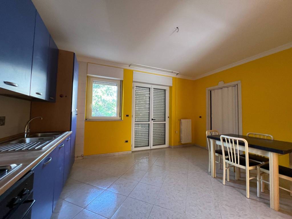 Appartamento a Cerignola in Viale Terminillo - Foto 4