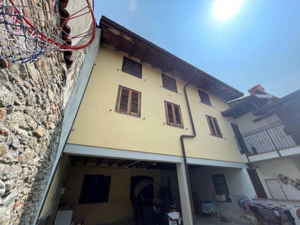 Appartamento a Molteno in Via Vittorio Veneto - Foto 3