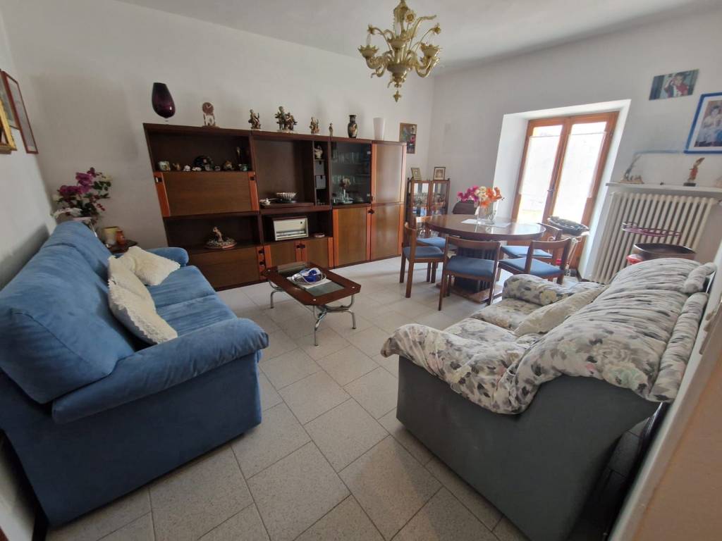Appartamento a Omegna in Piazza Capitano Beltrami, 31 - Foto 2