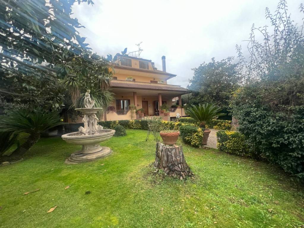 Villa a Aprilia in Via Terminillo - Foto 2