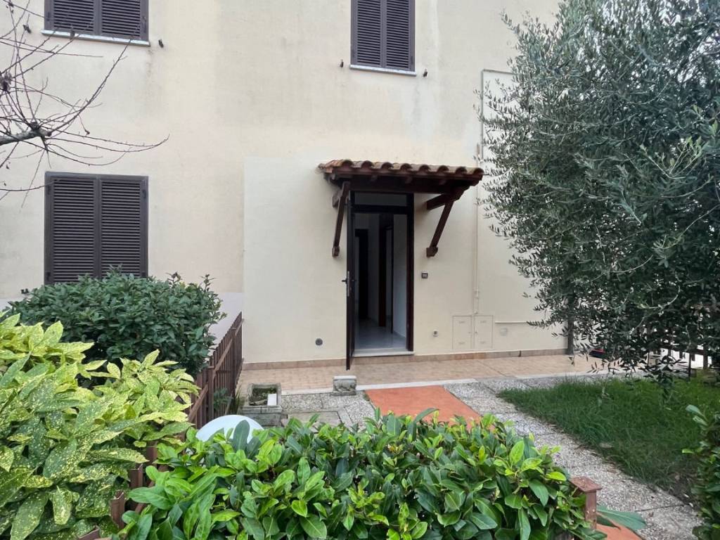 Appartamento a Castiglione del lago in Via Sansepolcro - Foto 2