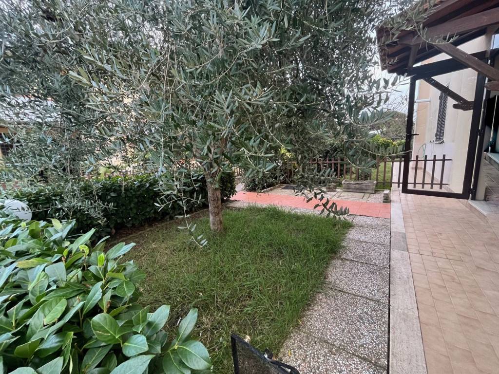 Appartamento a Castiglione del lago in Via Sansepolcro - Foto 4