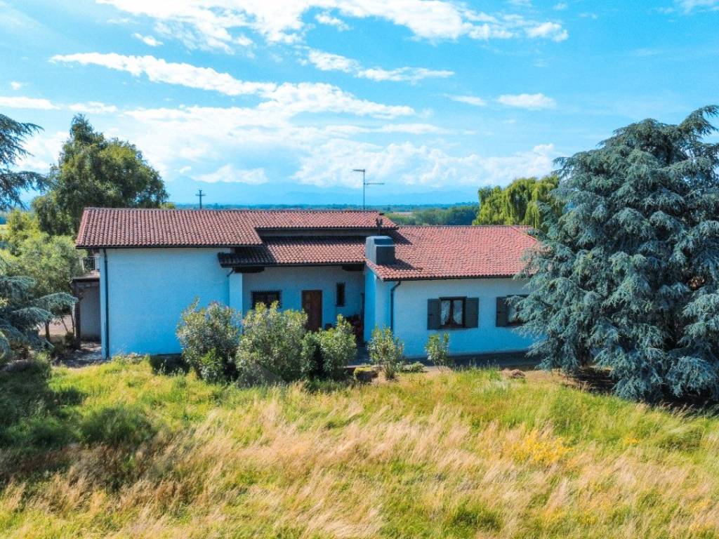 Villa a Oleggio in via alzate 90 - Foto 3