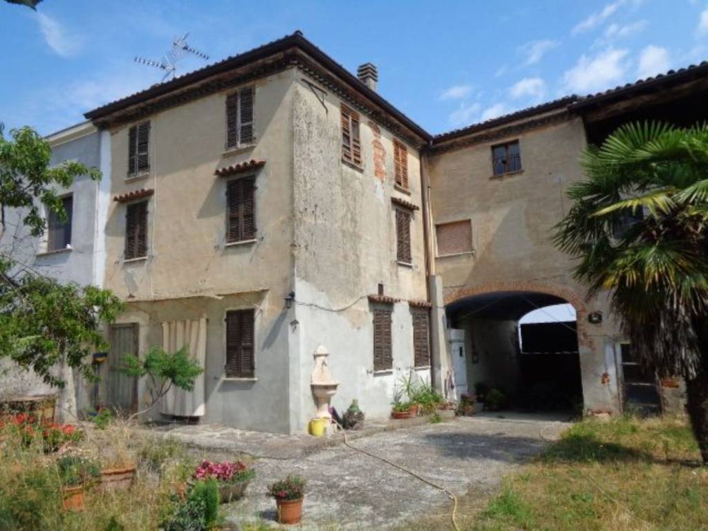 Casa indipendente a Ziano piacentino - Foto 2